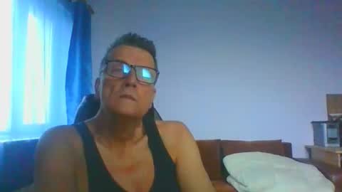 ulmeni4 online show from November 13, 5:54 am