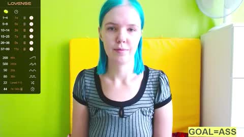 Snapshot of ultra_meow chatting on October 7, 10:44 am Roxy online show from October 7, 10:44 am