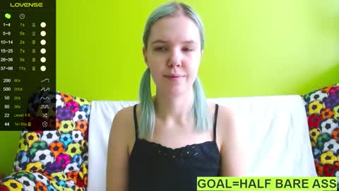 Snapshot of ultra_meow chatting on February 3, 10:47 am Roxy online show from February 3, 10:47 am