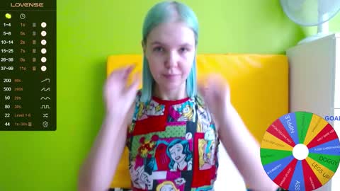 Snapshot of ultra_meow chatting on October 28, 9:43 am Roxy online show from October 28, 9:43 am