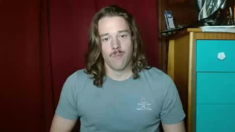 Snapshot of umphreak42 chatting on February 25, 12:36 am Andrew online show from February 25, 12:36 am