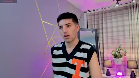 un_sluttyy online show from November 3, 12:28 pm