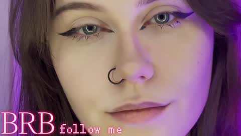 Una  online show from February 2, 2:02 pm