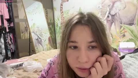 unarks online show from December 3, 8:42 pm