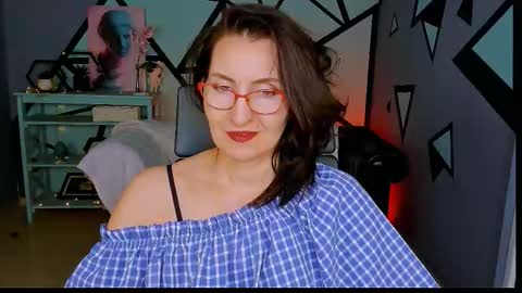 UnaTera online show from February 8, 9:13 am