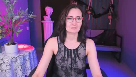 UnaTera online show from October 28, 9:21 am