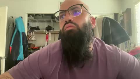 uncutbeard129840 online show from December 19, 11:33 pm