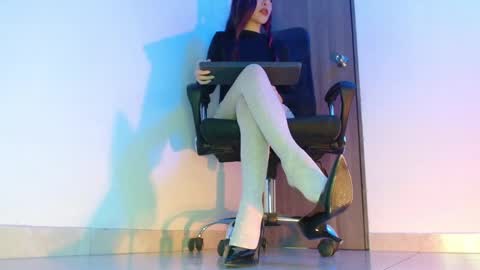   online show from March 8, 2:37 am