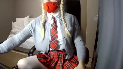 Mylittlecute online show from April 27, 3:42 pm