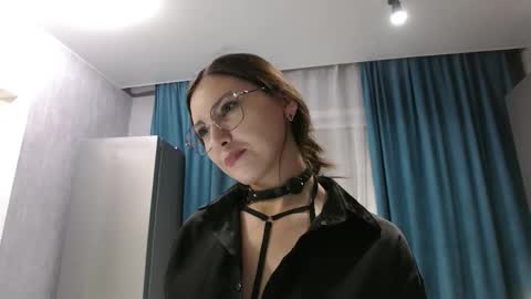 uninvited_raccoon online show from February 11, 9:07 pm