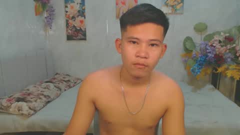ur_bigcockeziekiel online show from May 8, 9:04 am