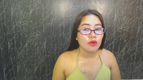 ur_prettychelsie18 online show from April 25, 1:41 pm