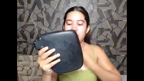 ur_prettychelsie18 online show from June 6, 6:47 pm