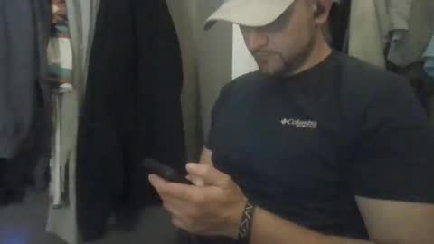 ur_zaddy4now online show from April 21, 2:51 am