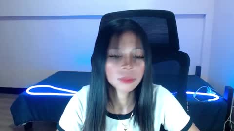 jasmine online show from April 10, 11:04 am