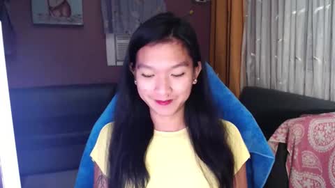 NEWRA  ALLISON online show from October 30, 7:58 pm