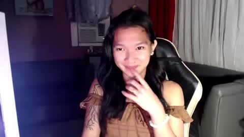 NEWRA  ALLISON online show from October 4, 9:01 pm