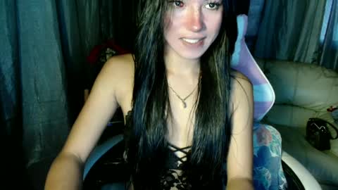 Elizabeth online show from June 30, 1:05 am
