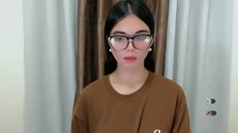 urcutie_ayah online show from November 4, 6:09 pm
