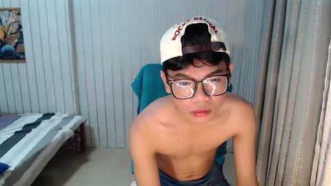 urdreamboy_doms online show from March 26, 4:12 pm