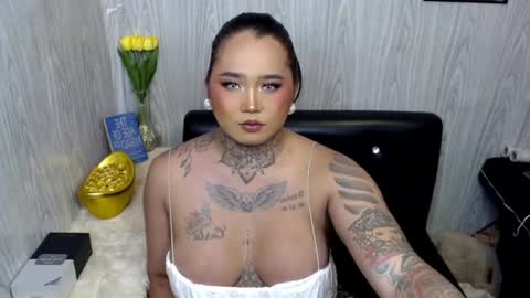 Maxxie online show from June 12, 6:18 pm
