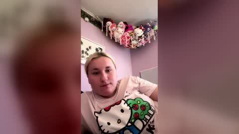 urfavaburn19 online show from April 2, 4:25 pm