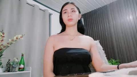 urfave_bbgirl online show from March 19, 4:23 pm