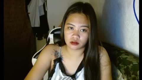 Snapshot of urfynestasian chatting on January 5, 4:04 am urfynestasian online show from January 5, 4:04 am