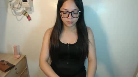 urhotangela online show from February 4, 9:02 am