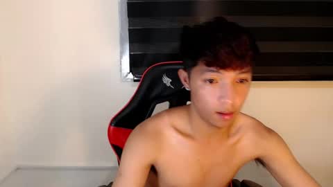 Ethan online show from February 22, 9:06 pm