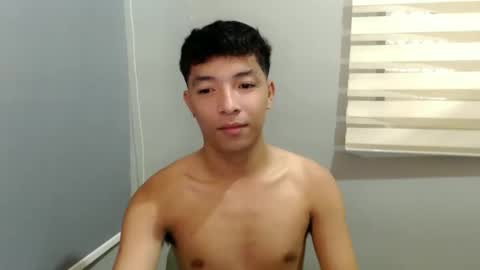 Snapshot of urhotethanxx chatting on October 23, 7:59 pm Ethan online show from October 23, 7:59 pm