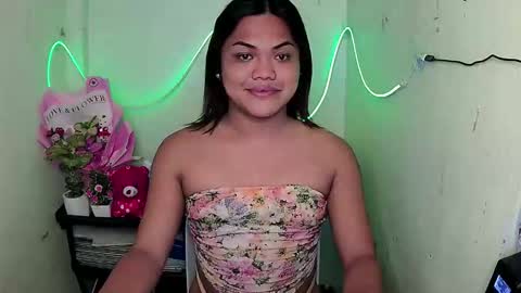 urhottie_bella online show from September 18, 11:42 pm