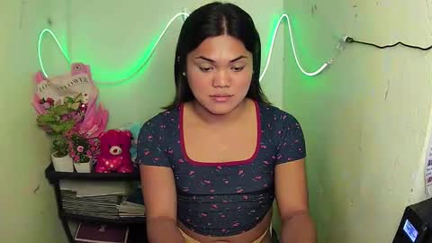 urhottie_bella online show from September 23, 12:43 pm