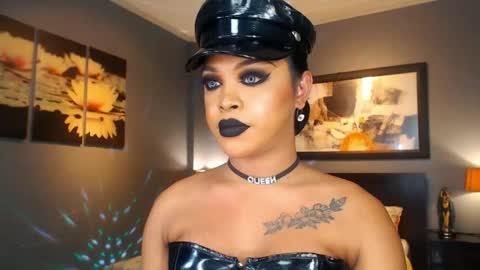 UrMajestyTyra online show from May 15, 3:04 am