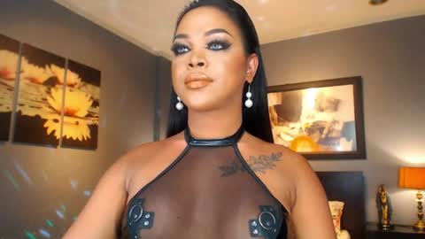 UrMajestyTyra online show from May 20, 2:41 am