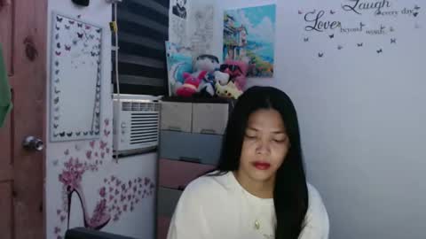Snapshot of urpreciouspinayxxx chatting on October 24, 3:07 am hi im kim online show from October 24, 3:07 am