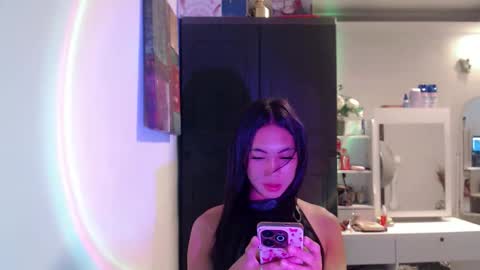 urpretty_mistake online show from April 23, 3:57 pm