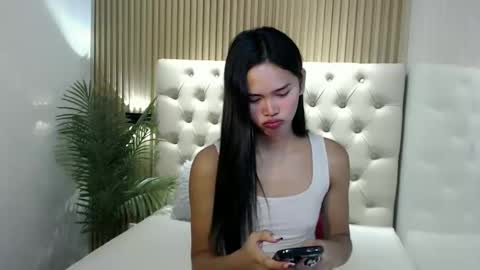 ursandra_xx online show from October 21, 5:38 pm