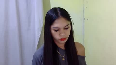 ursweet_zeviixx online show from December 5, 10:03 am