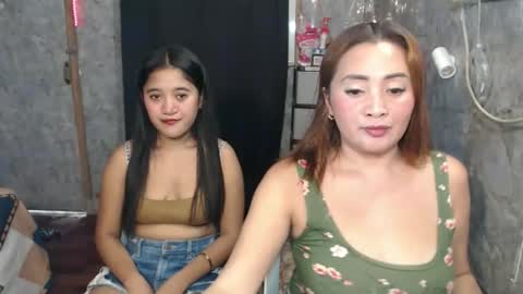 ursweetpinky online show from April 1, 1:28 am