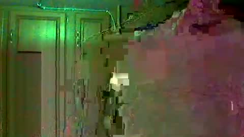 usednotbroken1 online show from May 12, 1:53 pm