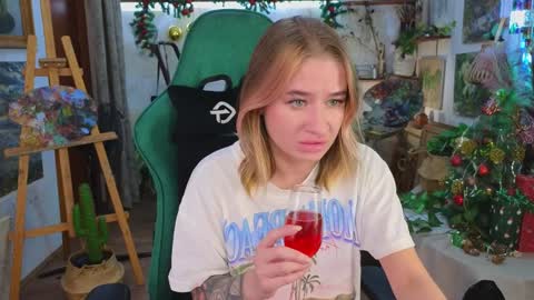 Snapshot of uvrays999 chatting on January 1, 1:15 am Leila online show from January 1, 1:15 am