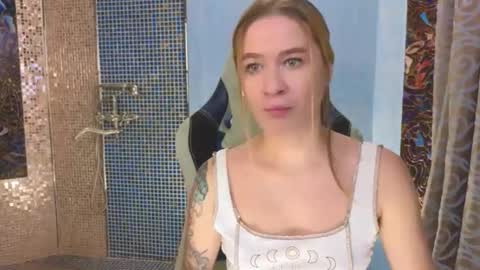 Snapshot of uvrays999 chatting on October 19, 6:34 pm Leila online show from October 19, 6:34 pm