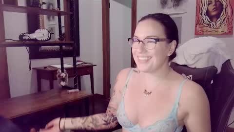 vagelicious online show from October 18, 1:32 am