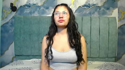 Vainilla online show from April 18, 2:13 am