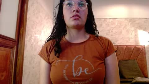 Vainilla online show from November 3, 12:11 am