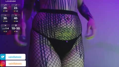 Vainilla Independent model online show from March 3, 1:56 am