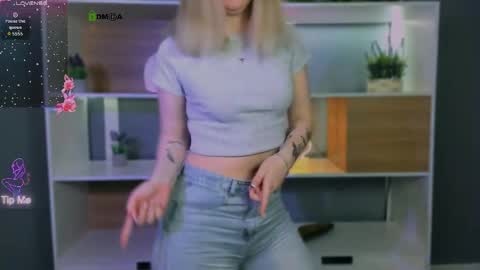 vaiolet_lovely online show from April 27, 7:22 pm
