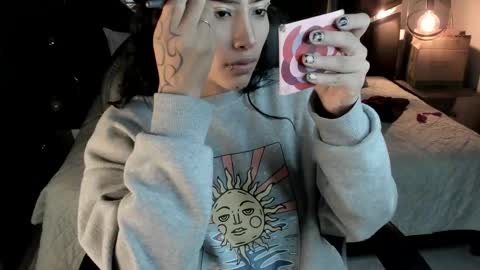 Vaioleth online show from February 2, 8:27 pm