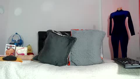valen_foxxx online show from July 28, 4:51 pm